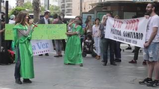 Una médica que ejerce en Manacor participa en una protesta antivacunas