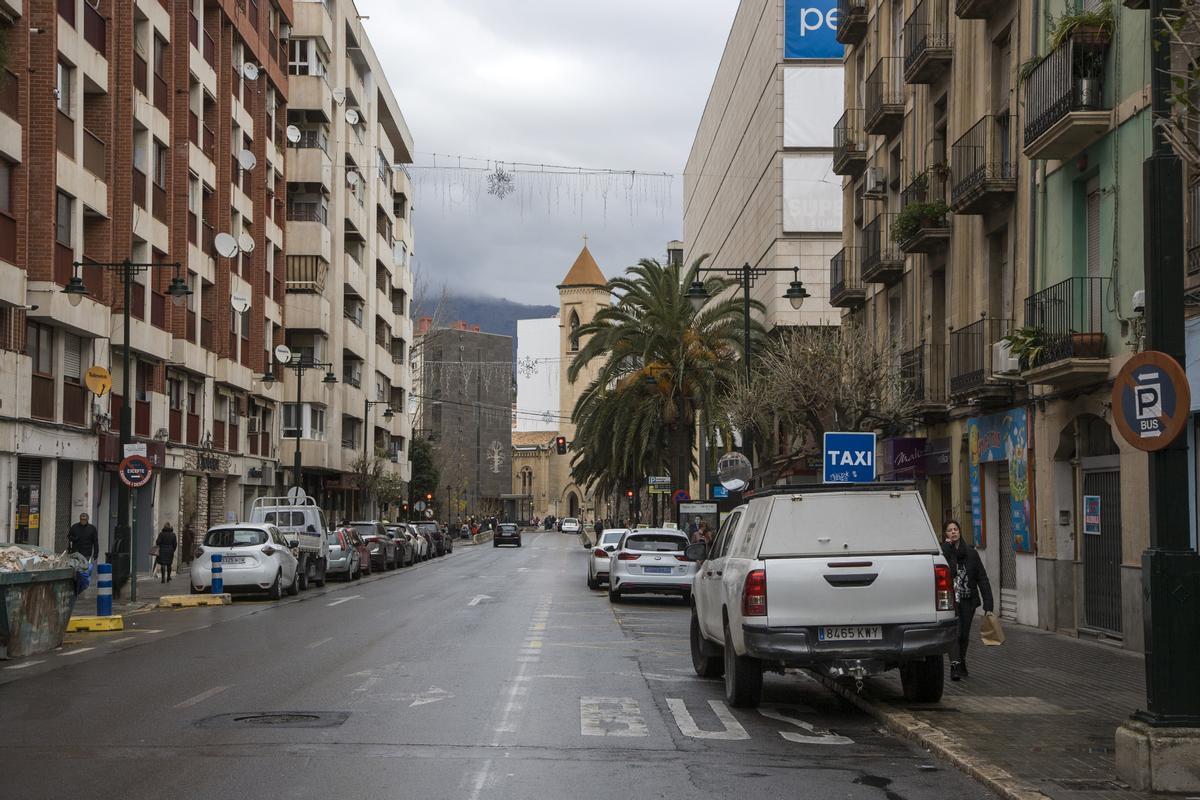 Calle Els Alçamora, donde también se habilitará el eje ciclopeatonal en una fase posterior.