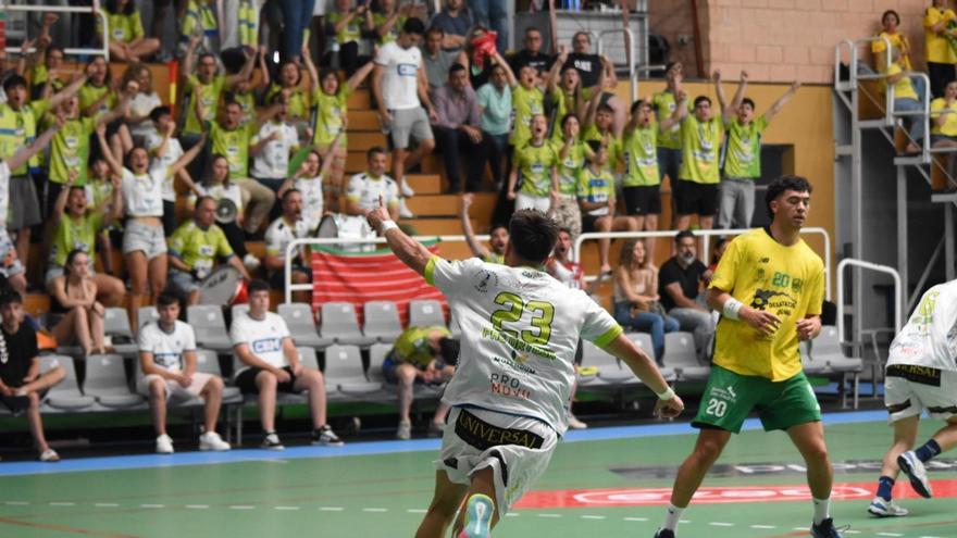 El BM Caja Rural Zamora y Handbol Sant Cugat luchan este domingo por el ascenso en Córdoba