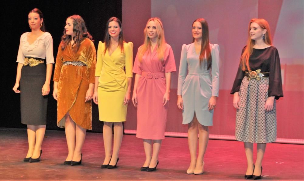 Las "pares": Laura Carballeda, Andrea Lopez, Elena Rivero, Raquel Avivar, María Cavero y Susana Yagüe.