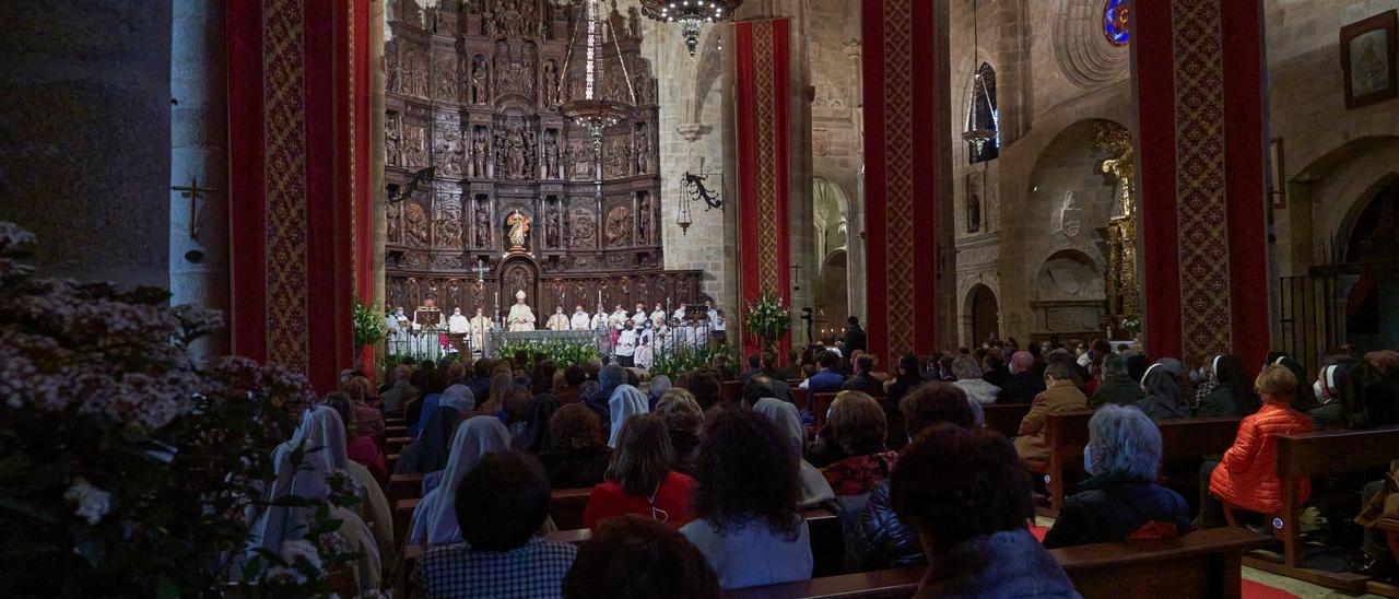 Imagen de un acto del obispo en la concatedral de Cáceres.