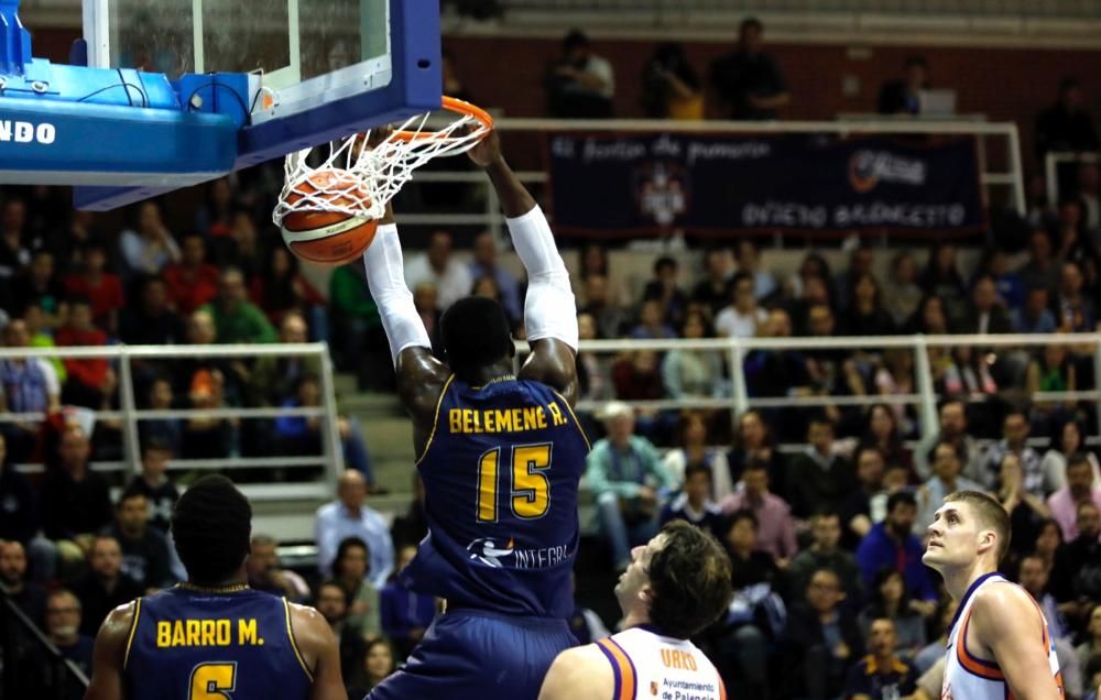 El Oviedo Baloncesto y el Palencia, en imágenes