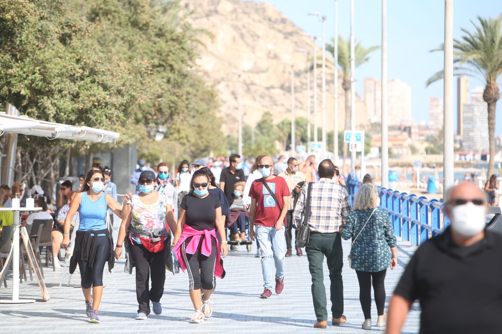 El primer día del toque de queda en Alicante transcurre con aparente normalidad