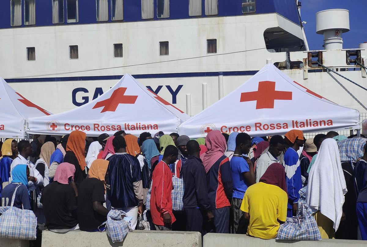 Lampedusa, colapsada tras la llegada de 6.000 inmigrantes en 24 horas.