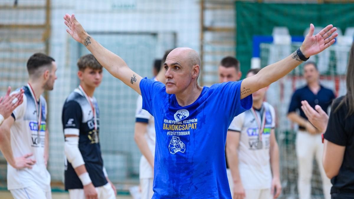 Javi Rodríguez, con el Veszprém