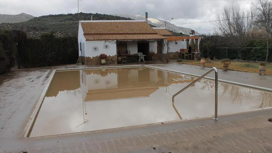 El alcalde pide que se acometa el proyecto previsto para el río Zagrilla