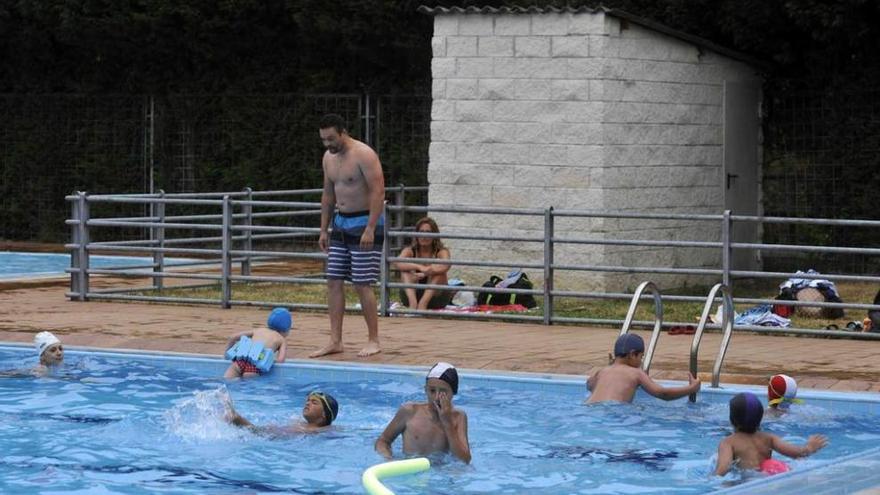 La piscina municipal de Riosa.