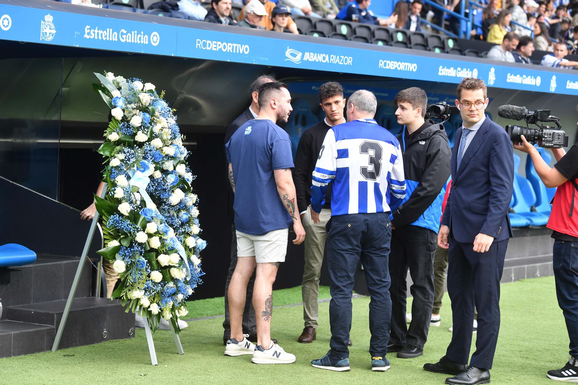 Homenaje a Arsenio Iglesias en Riazor antes del Deportivo-Alcorcón