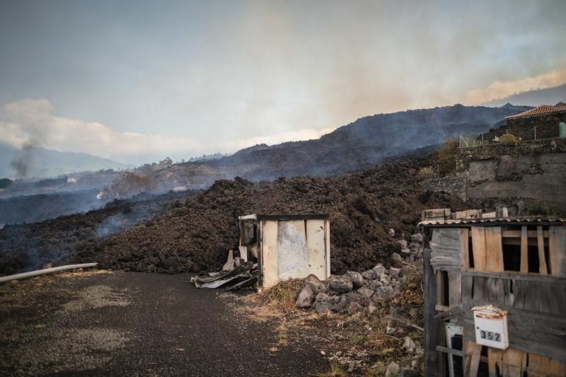 La lava del volcán avanza por La Palma