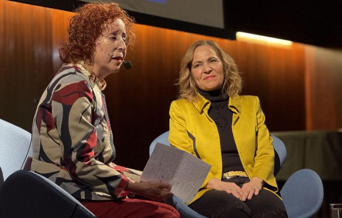 Belén Yuste y Sonnia L. Rivas-Caballero, durante la charla. | DPH