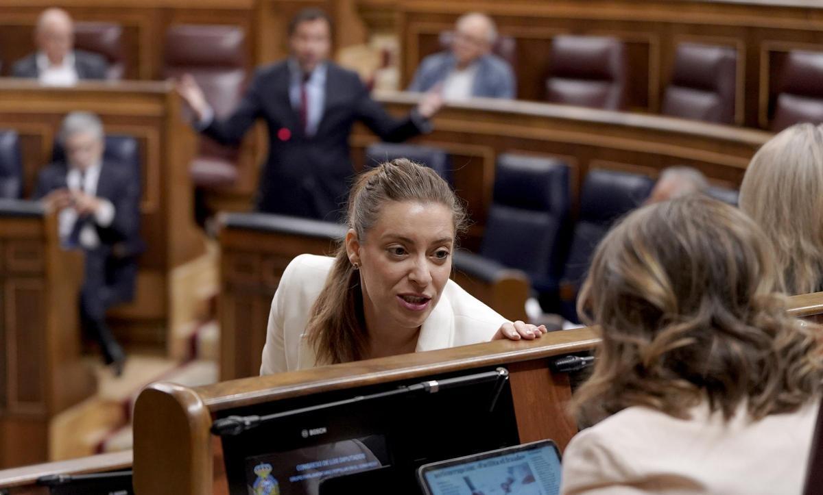 Ester Muñoz, durante la sesión de control al Gobierno.