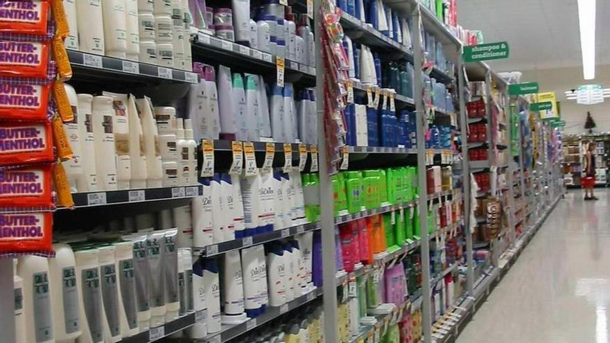 Alerta sanitaria en España: retiran estos famosos champús de los supermercados por ser cancerígenos