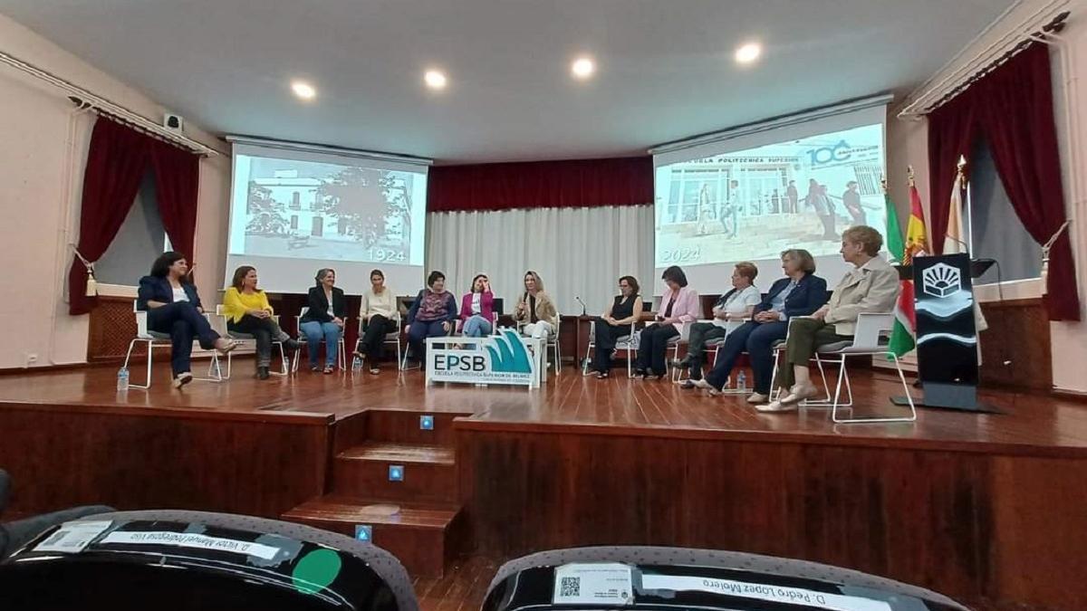 Un momento de la mesa redonda de mujeres ingenieras de minas.