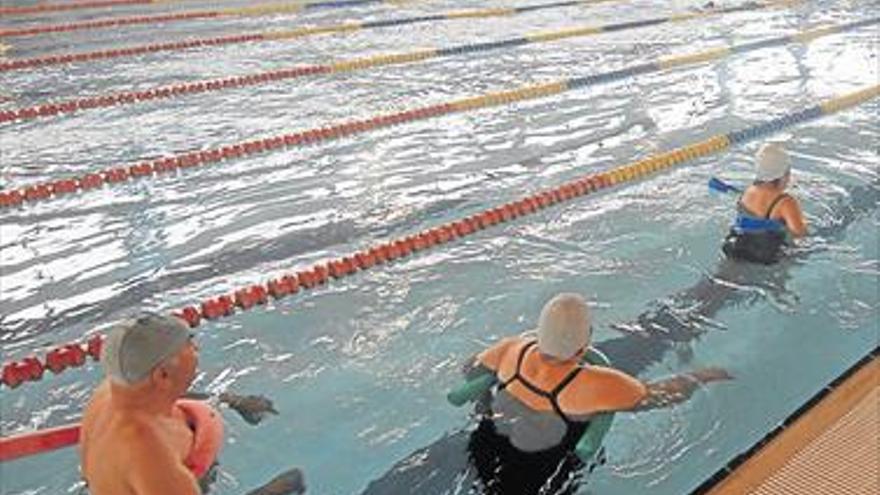 La piscina de Almassora  se llena por los descuentos