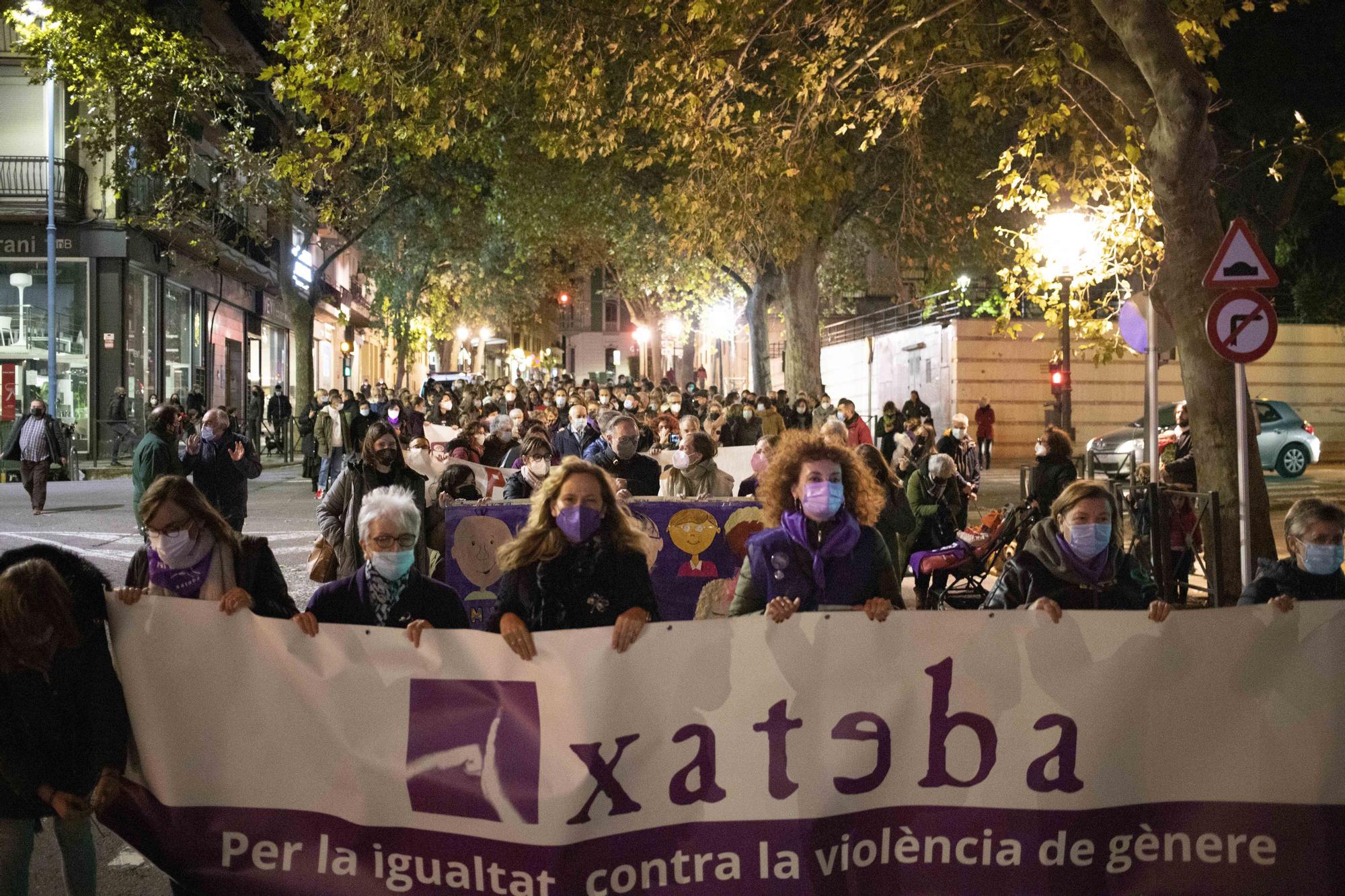 Así fue la marcha del 25N por las calles de Xàtiva