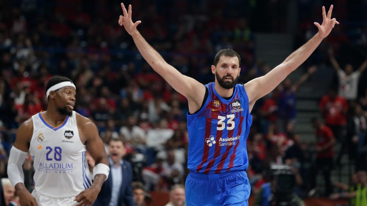 Nikola Mirotic y Guerschon Yabusele en las 'semis' de la Final Four de la Euroliga 2022