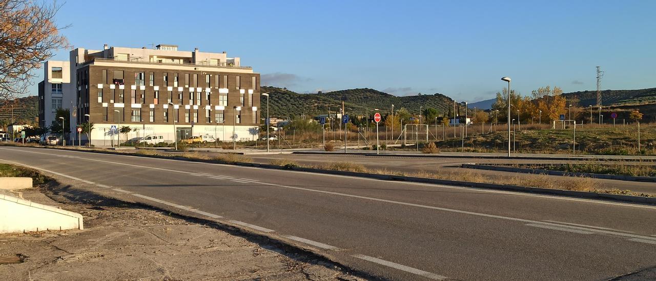 Zona de viviendas sociales en la urbanización El Zarpazo, de Lucena.