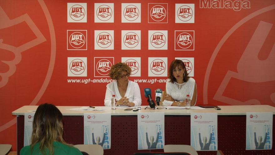 Leonor Gálvez y Auxiliadora Jiménez, este jueves en la sede de UGT en Málaga.