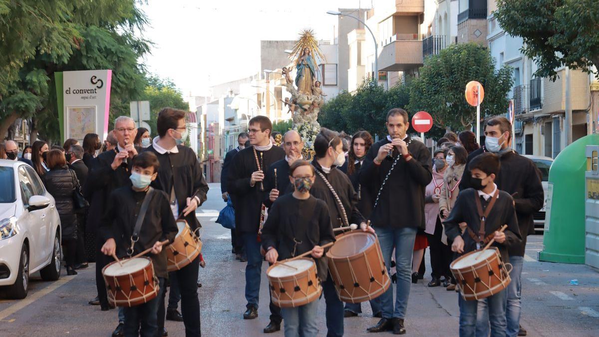 Durante el recorrido procesional no ha faltado la música de los &#039;dolçainers&#039; y &#039;tabaleters&#039; de El Trull.