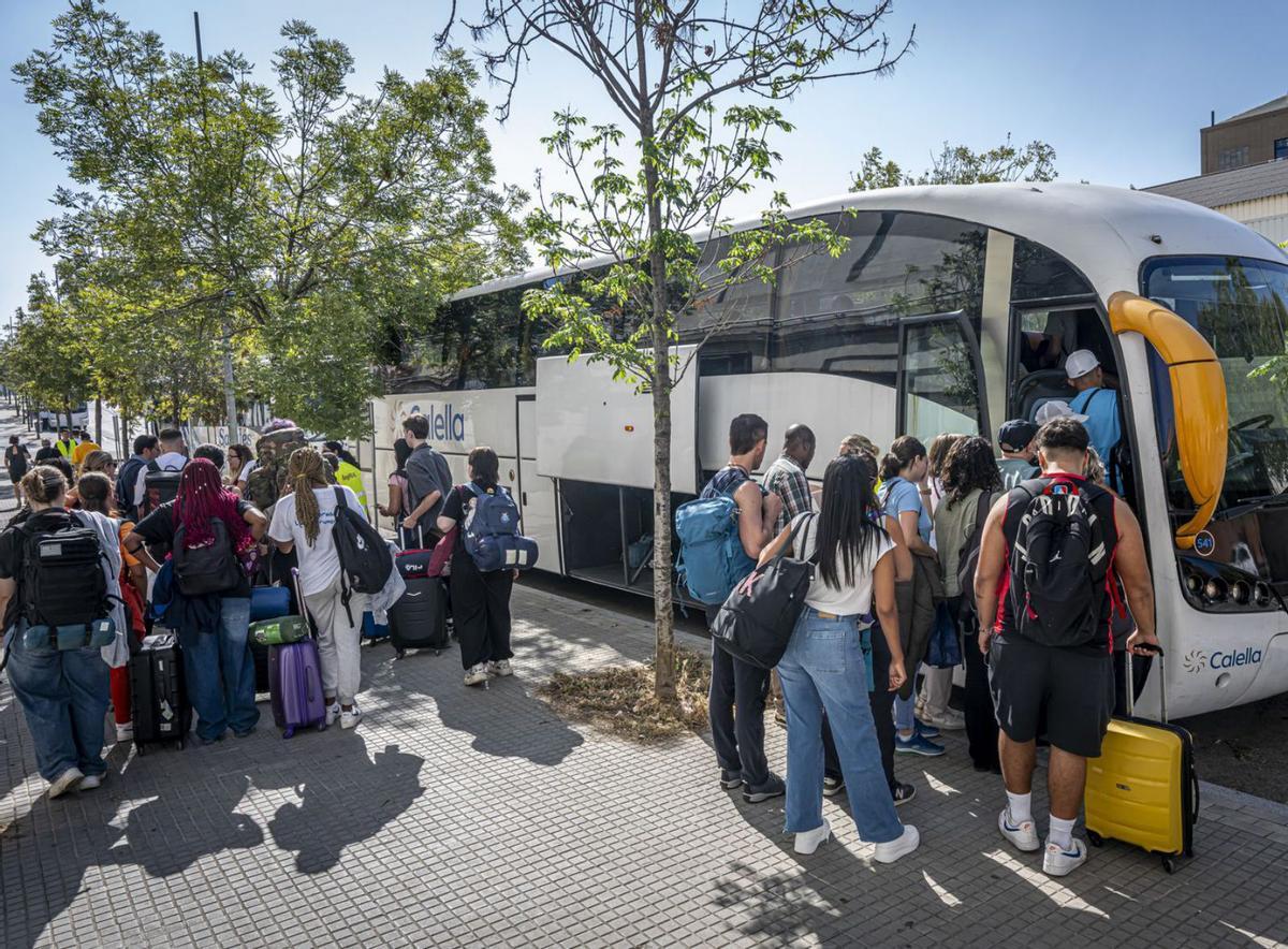 Renfe licita per 50 milions els 126 busos que cobriran el tall de l’R3