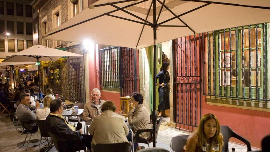 Ambiente en las terrazas en la zona centro.