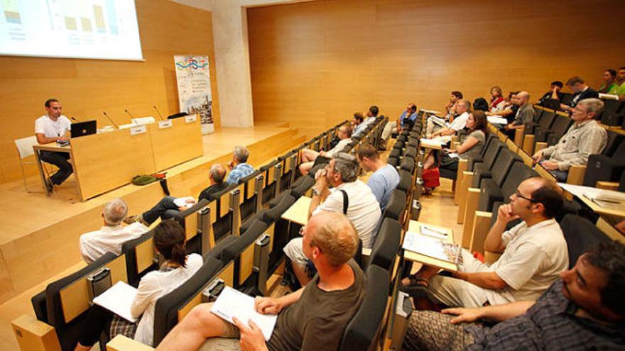 El simposi internacional sobre aigua dolça va donar ahir el tret de sortida al Palau de Congressos.