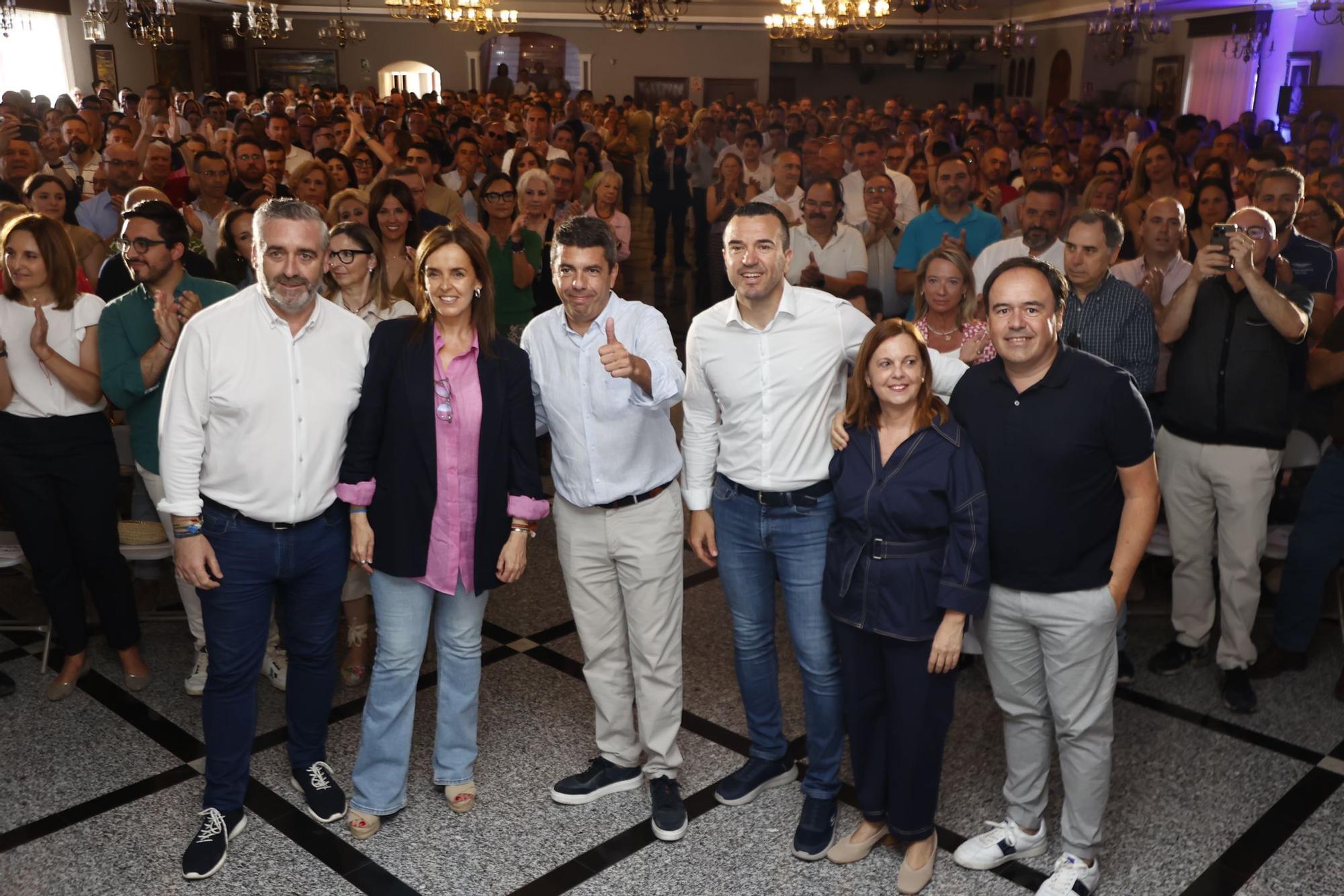 Mazón y el resto de la cúpula del PP en la junta provincial de los populares en Nàquera