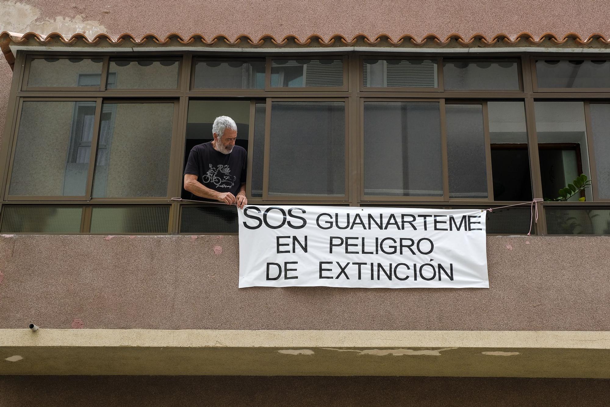 Vecinos de Guanarteme cuelgan pancartas de "Guanarteme no se vende, se defiende"