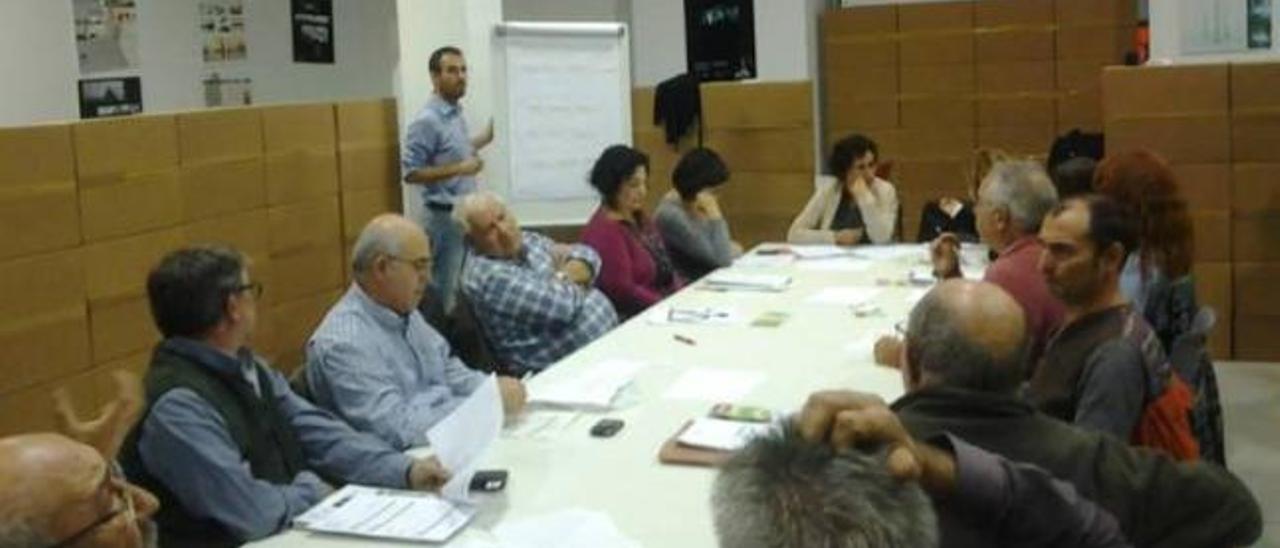 Imagen de la última reunión celebrada por el Consejo Local de Medio Ambiente para seleccionar las propuestas.