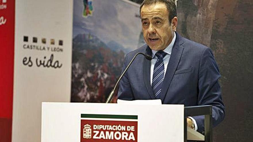 El alcalde de Villardeciervos, Lorenzo Jiménez.