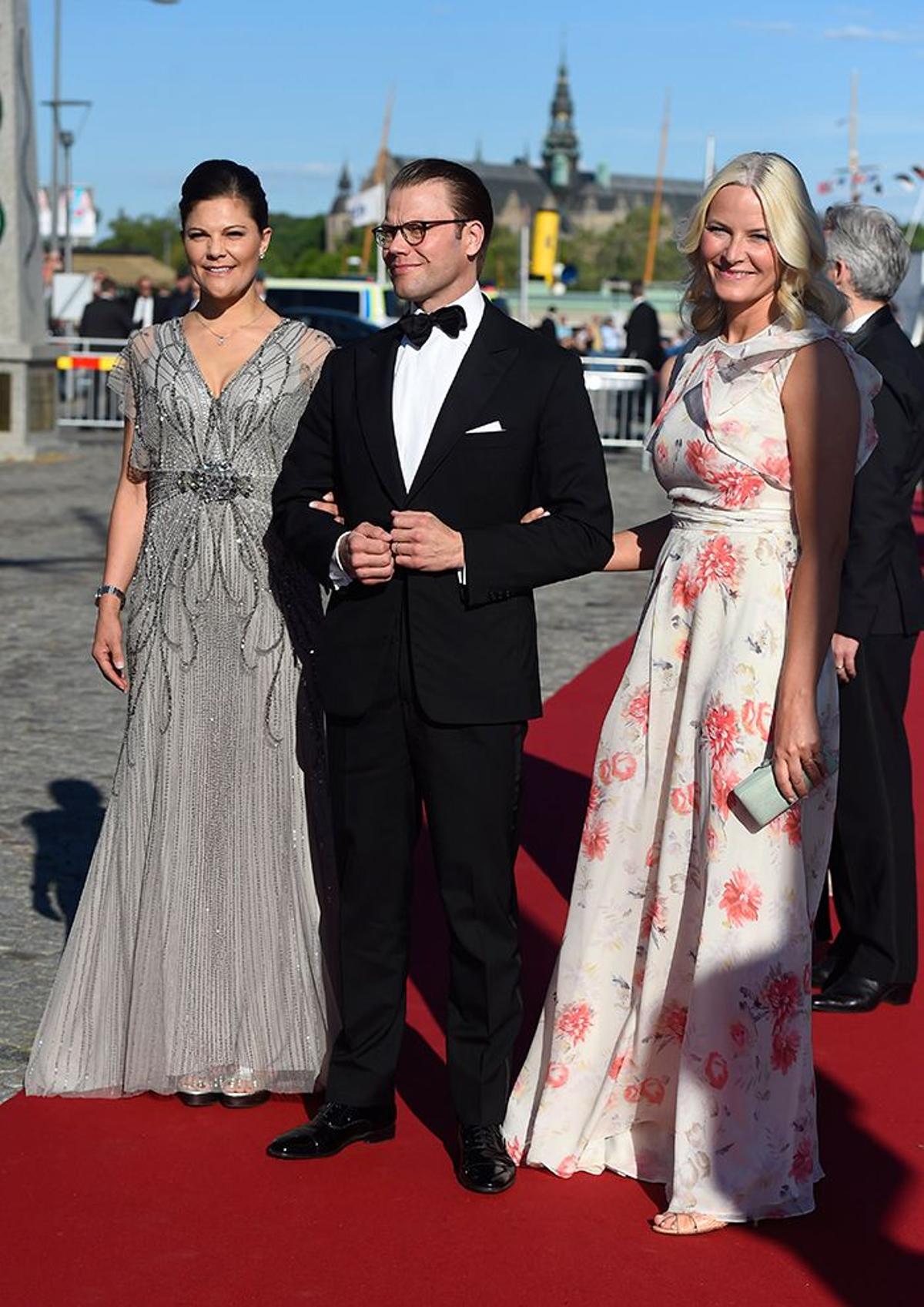 Victoria y Daniel de Suecia y la princesa Mette-Marit de Noruega