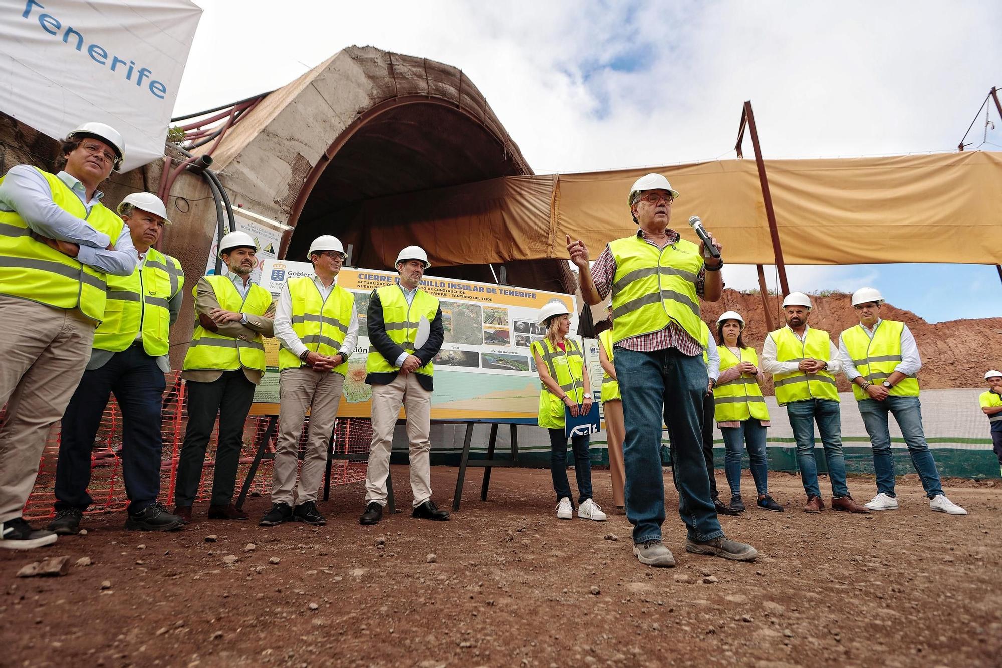 Visita al túnel de Erjos