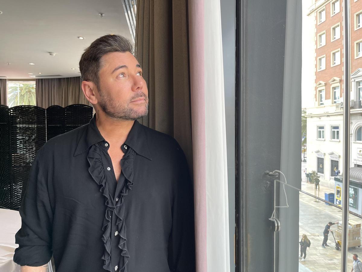 El cantante Miguel Poveda se estrena como director con 'Enlorquecido', un documental sobre Lorca