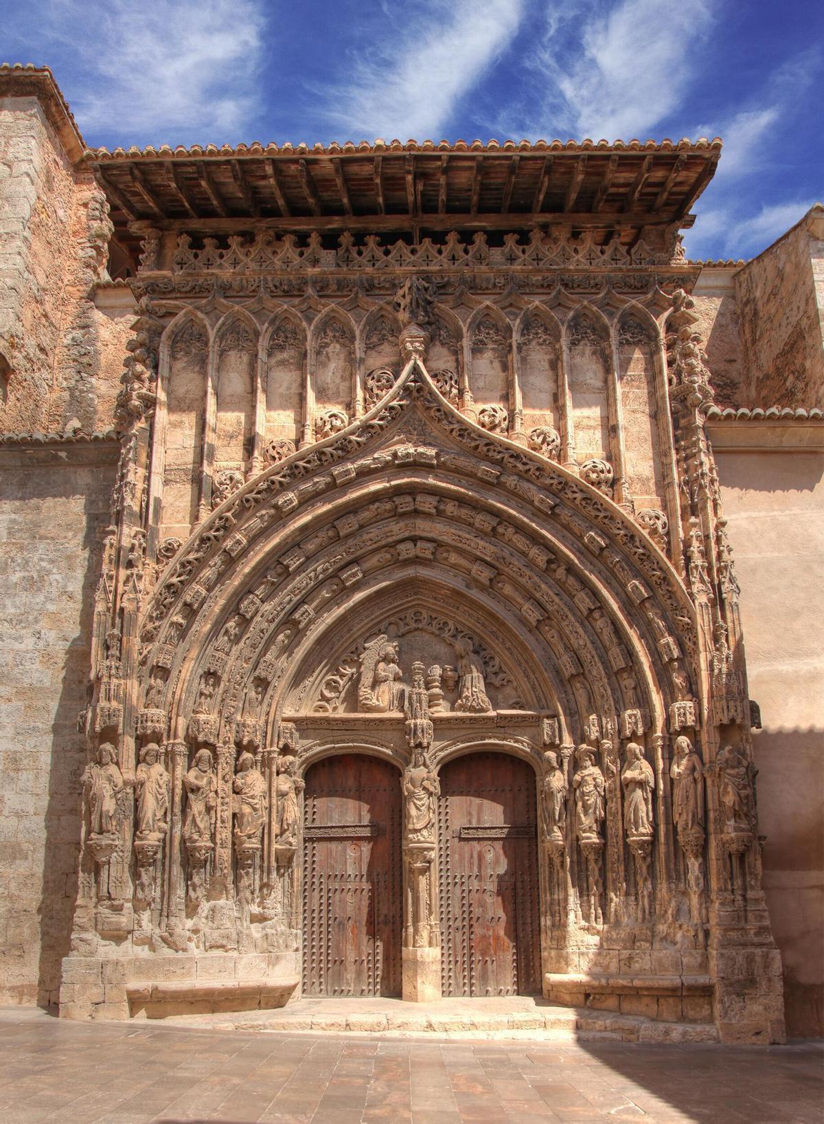 Esta iglesia es una auténtica joya del gótico isabelino.