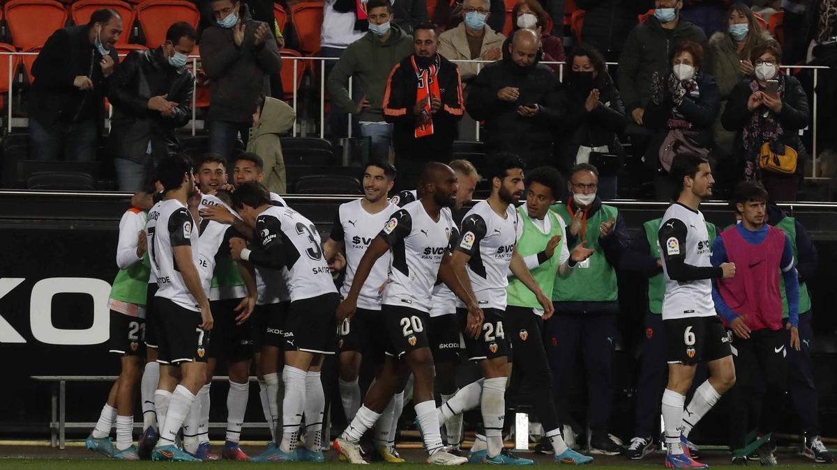 El equipo, celebrando uno de los goles ante el Granada