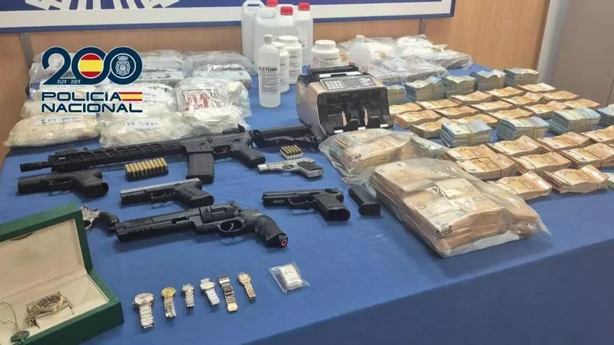 La Policía incauta 30 kilos de cocaína y más de 720.000 euros en una macrooperación en Alicante, Murcia y Valencia