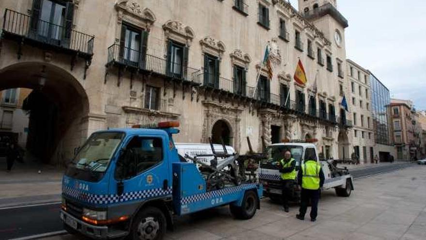 El PSOE denuncia la publicación de datos de empleados del Ayuntamiento.