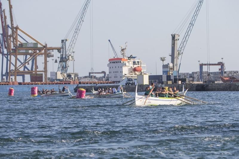 Regata de Jábegas en el Muelle Uno