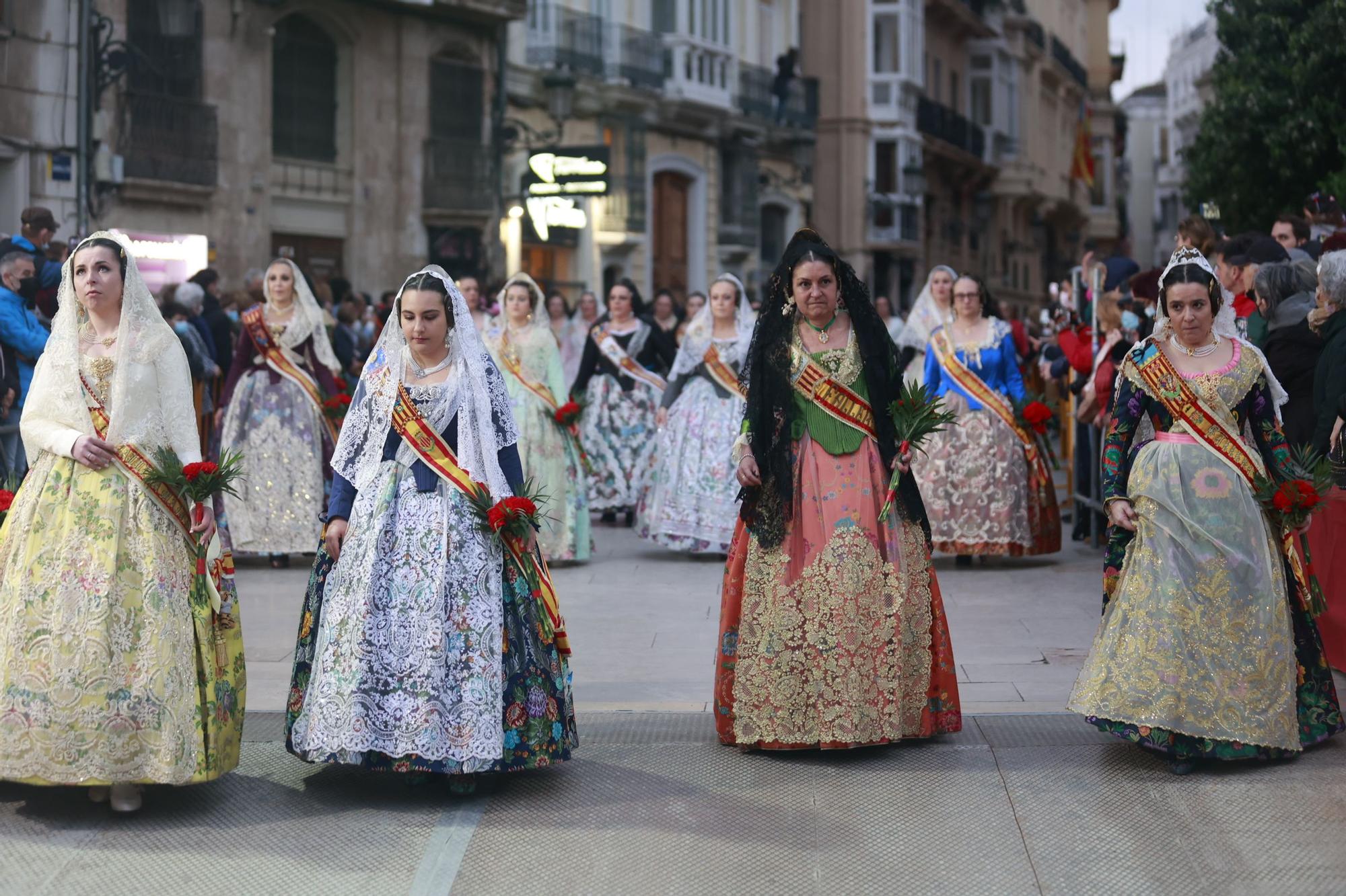 Búscate en el segundo día de ofrenda por la calle Quart (entre las 19:00 a las 20:00 horas)