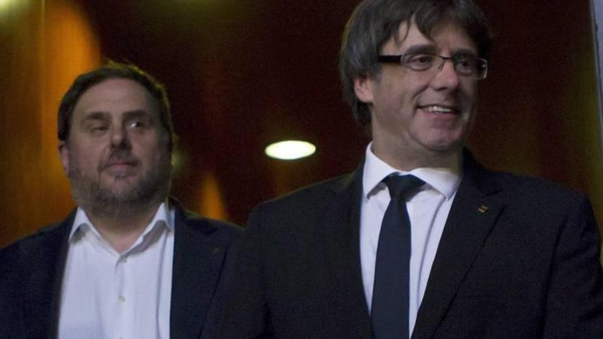 Puigdemont pone en suspenso la declaración de independencia de Cataluña