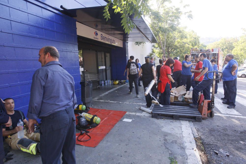Incendi a la cambra frigorífica d'un supermercat de Girona