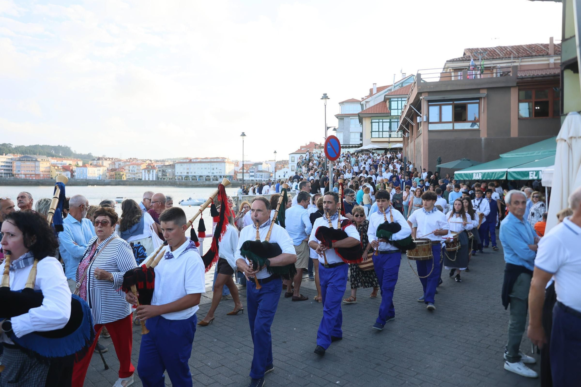 EN IMÁGENES: La procesión de "la llamada de la mar" en el Carmen de Luanco