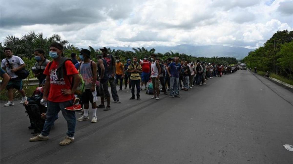 honduras-migrantes-fila