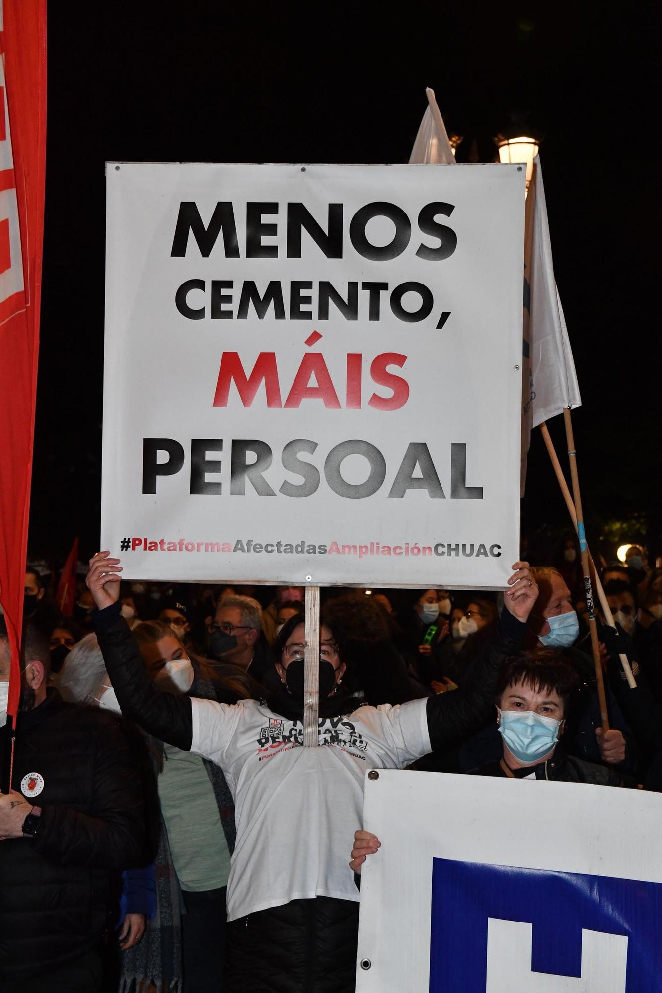 Manifestación de trabajadores del Hospital de A Coruña: "Sen persoal non hai sanidade"