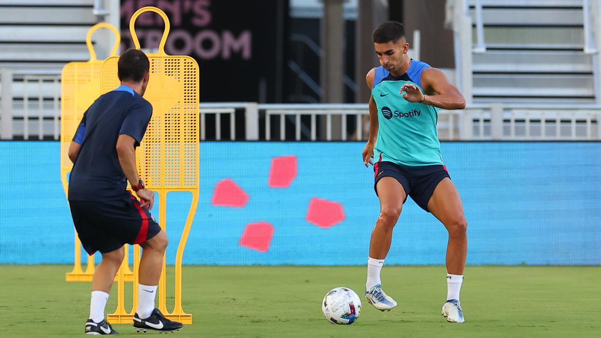 Ferran Torres, durante un entrenamiento en solitario en Miami