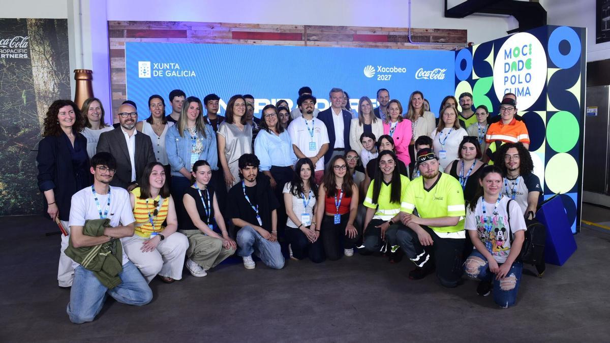 Los alumnos del IES Sardiñeira descubren la sostenibilidad desde dentro de Coca-Cola: "Seremos nosotras en un par de años"