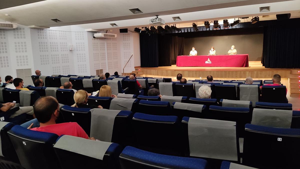 Los representantes de las peñas han mantenido una reunión con la alcaldesa.