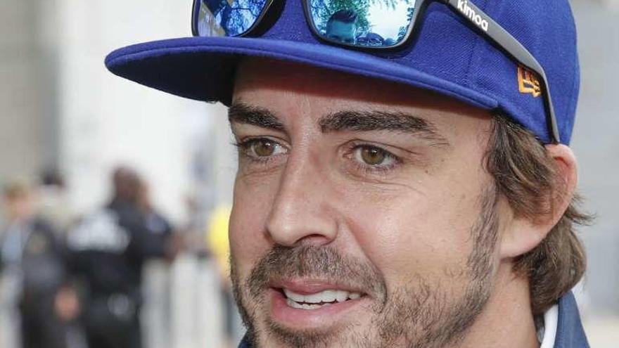 Alonso en la fan zone del Gran Premio.