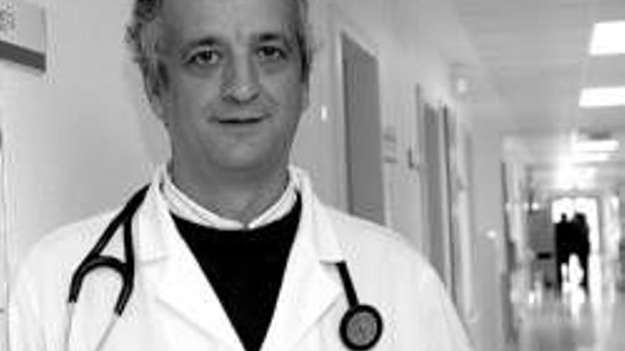 Andrés Pérez Garrido CARDIOLOGO EN EL HOSPITAL DE MERIDA: &quot;La clave está en el traslado al hospital del enfermo&quot;