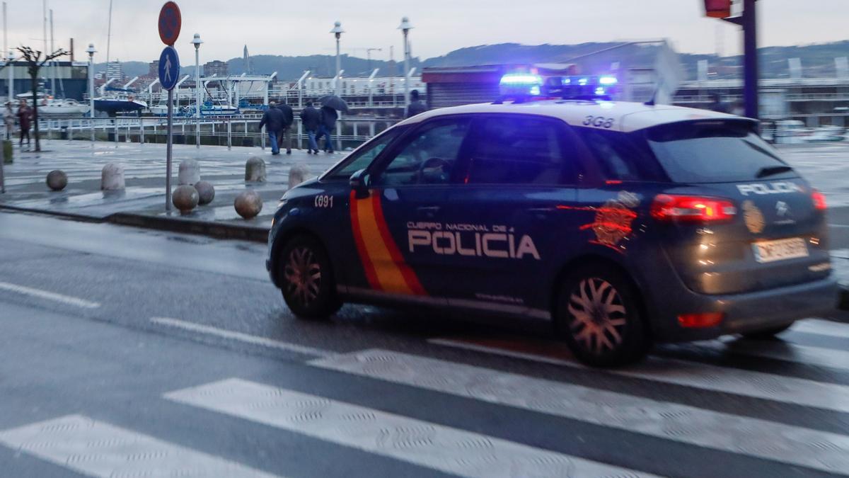 Un vehículo de la Policía Nacional de patrulla